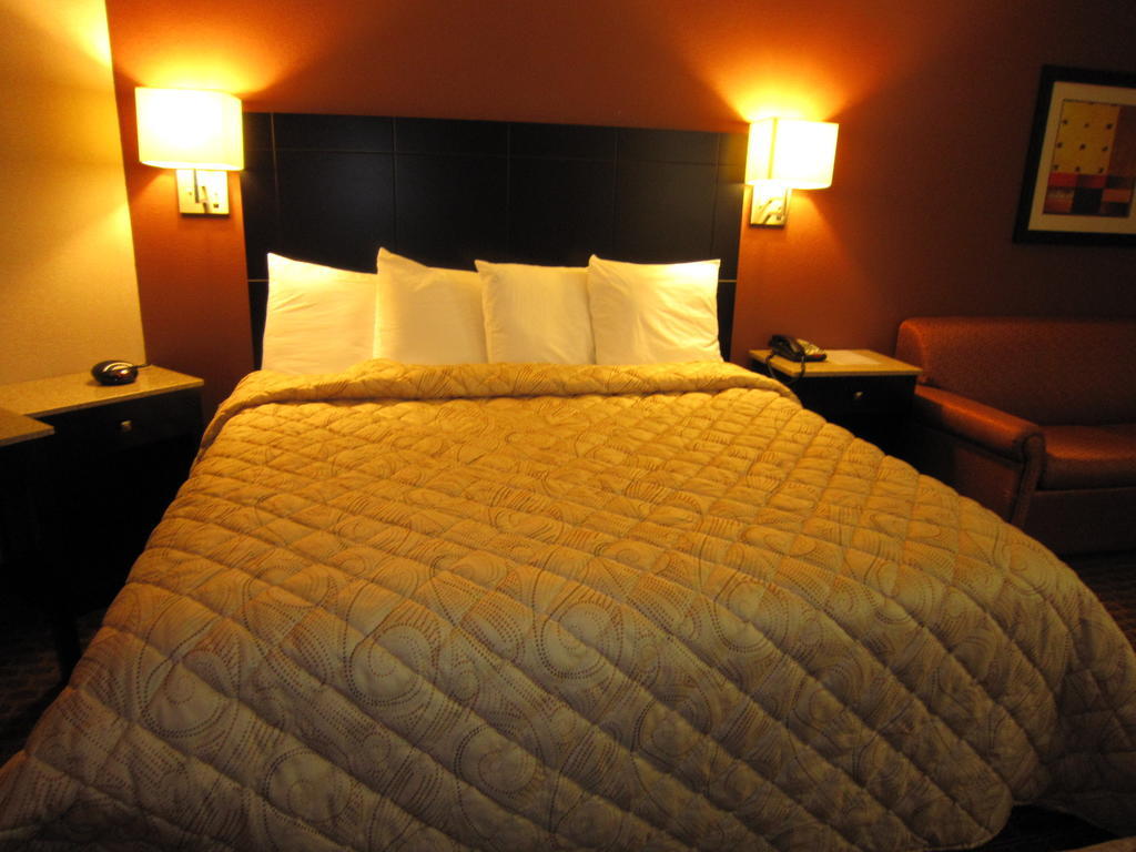 Red Carpet Inn And Suites Monmouth Junction Zimmer foto